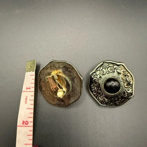 Vintage Clip On Earrings Silver Tone w/Black Center Textured Border - Picture 4 of 4